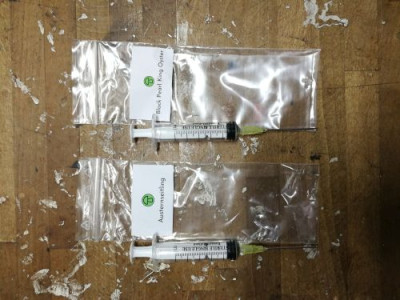 Flüssigmyzel in Spritzen (2) komprimiert Dateigröße setzen.jpg